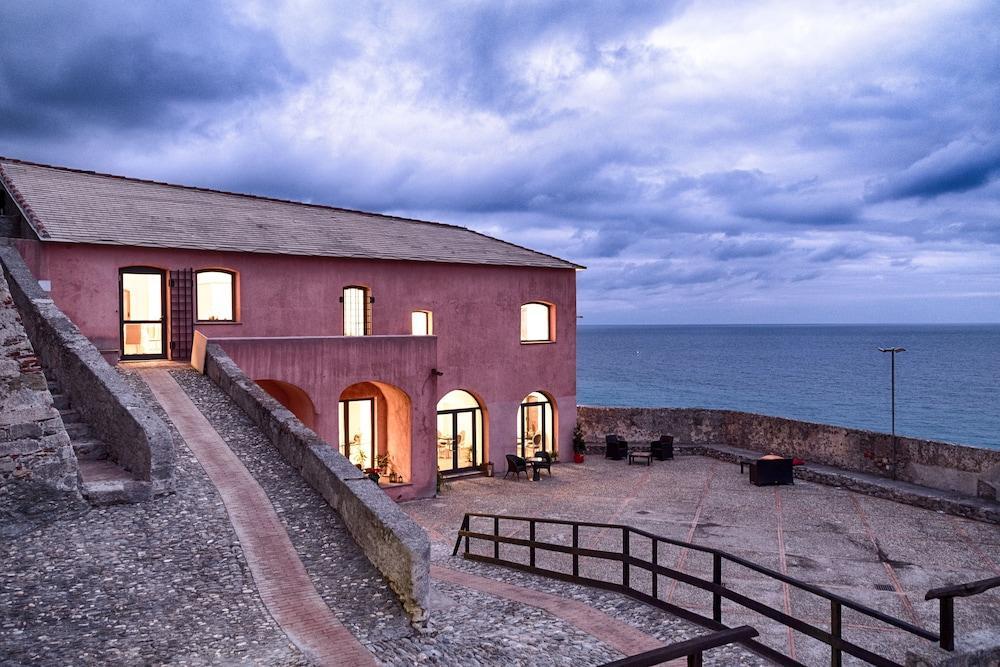 Locanda La Fortezza Finale Ligure Exterior foto